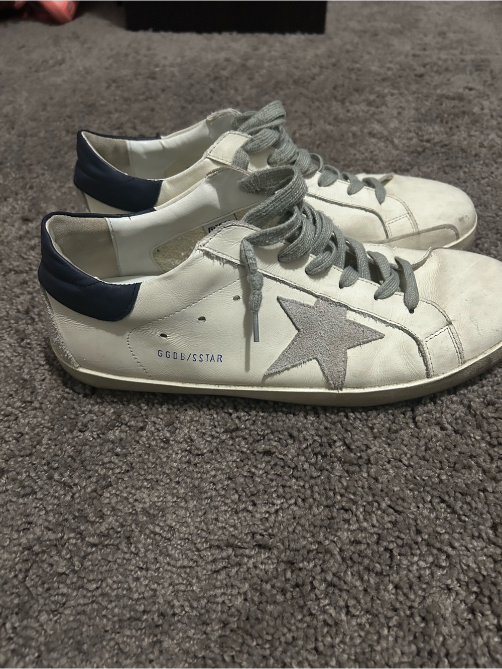 Golden Goose Men’s White Leather Sneakers with Gray Star and Navy Heel